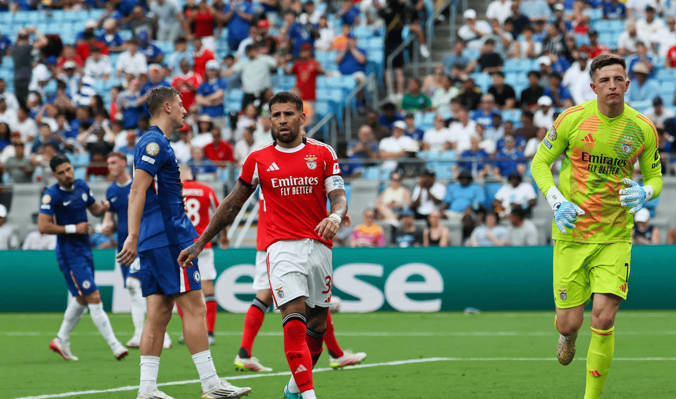 包含巴萨遭遇争议判罚，裁判组回应：执法公正，还有工具语言可以方面.的词条