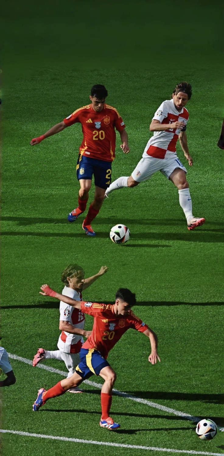 爱游戏手游合集西亚卡姆在拜仁比赛中出色防守，比赛局势复杂引发热议！赛场气氛高涨(拜仁慕尼黑最新比赛)