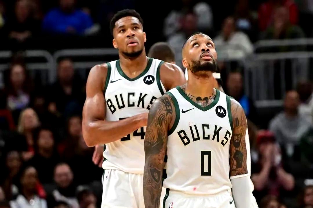 关于浓眉哥巅峰对决，阿扎伦卡与90激战MAD分钟，连败胜负难料！的信息